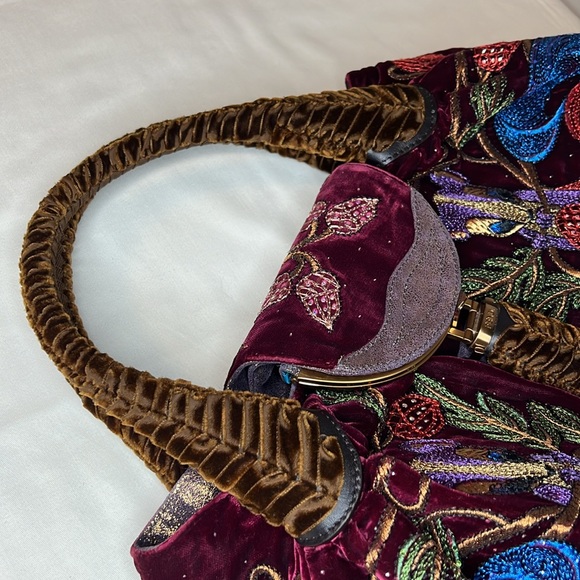 Fendi Squirrel Embellished Velvet Spy bag - Picture 14 of 15